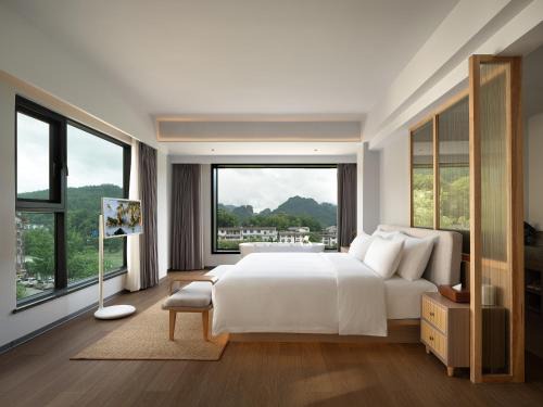Zhangjiajie National Park RU Hotel-Free one way pick up service over 2 night,Free fresh coffee,Attraction Tickets Serivce in advance