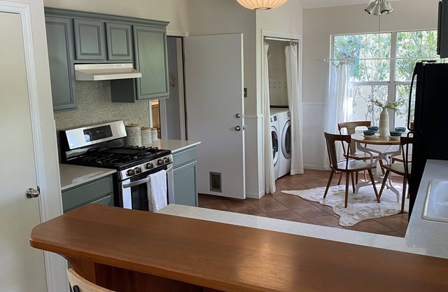 Zilker neighborhood gem steps to Alamo Drafthouse & easy walk to Barton Springs!