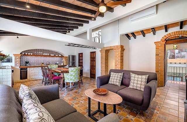 Zona Z Boutique Hotel. 2Bed Townhouse - 2 Blocks from Beach - Romantic Zone