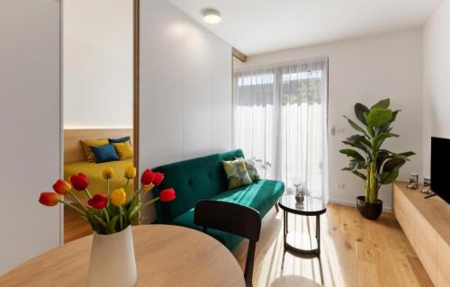 Zwirn Stylish Apartement with parking