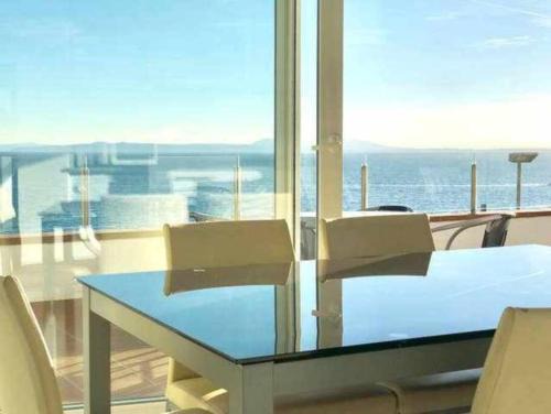 Almadraba-Canyelles Apartment | Ático Almadrava