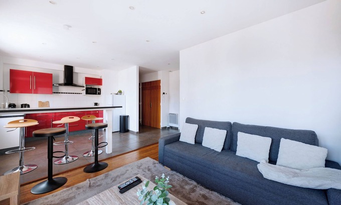 Saint Michel - Mairie Apartment | Élégant T3 au Cœur de Lyon 7ème