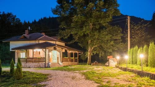 Teteven Villa | Къща за гости Черна река