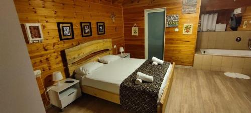 Tiberias Cabin | אחוזת חוף כנרת kinneret village