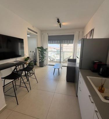Eilat Apartment | פסגת הדקל- דירה מודרנית עם נוף להרים