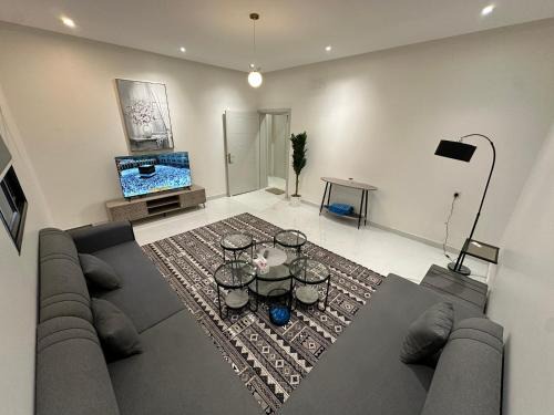 Khamis Mushait Apartment | غرفة وصالة جلوس حديثه 1