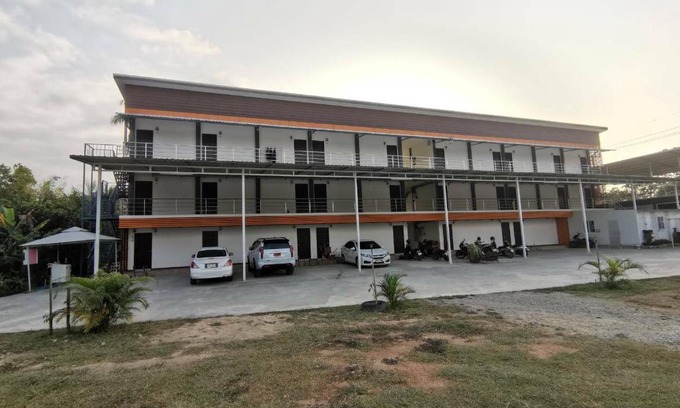 Bua Sali Hotel | อาร์ทู R2 RongKhun