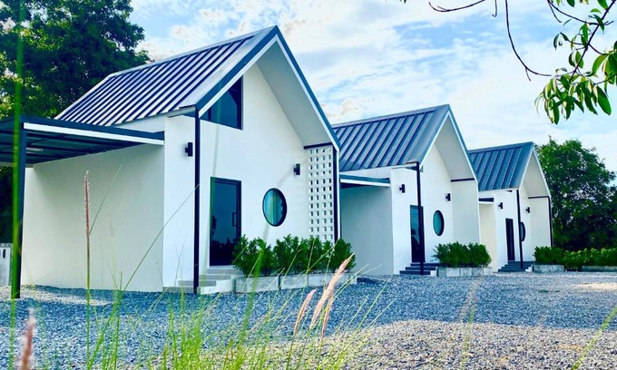 Phrom Buri Apartment | โฮมสเตย์ สุขสำราญ รีสอร์ท