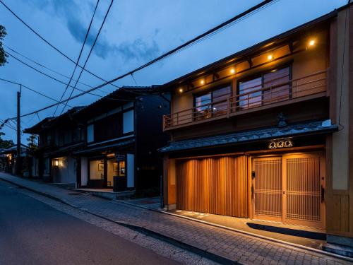 Higashiyama Villa | 慶有魚·知恩(Kyotofish·Chion)*门前百年垂樱千年楠木知恩院唯一百年町屋*地暖赏庭浴缸
