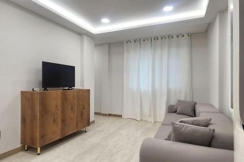 Yeonnam-dong Apartment | 복층하우스, White Linen House