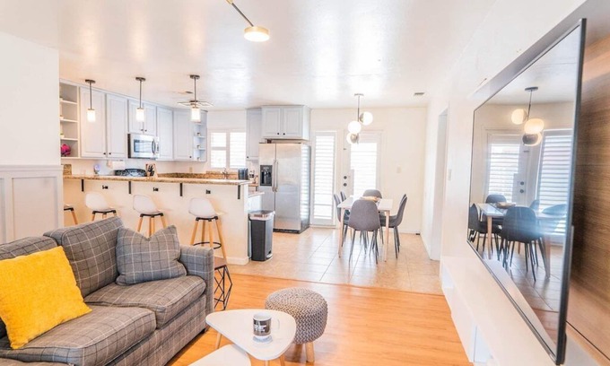 Sacramento House | š¤CalExpo House Sale Big Kitchen Backyard Pets Garageš¤