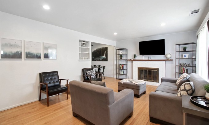 Southeastern Sacramento House | ð€SunHouse Sale 1410sqft BBQ 3xTVs Backyardð€