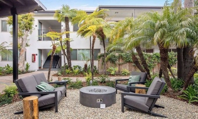 Delthorne Apartment | 1 BD Apt w AC, Pool, Outdoor Gym