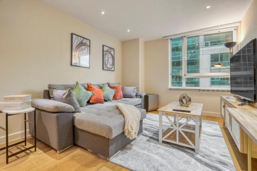 Vauxhall Apartment | 1 Bed & 1 Bath next to Vauxhall Station in Zone 1