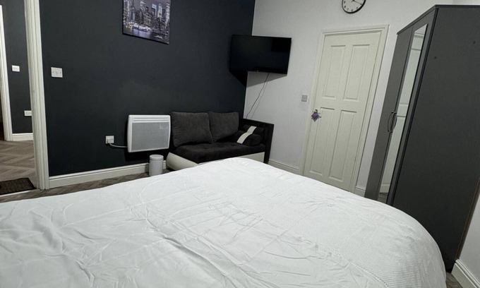 Clifton Apartment | 1-bed Apartment in Clifton Nottingham