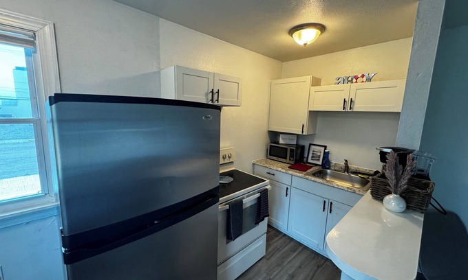 Cottage Line Apartment | 1 Bed Apt across from the beach 3
