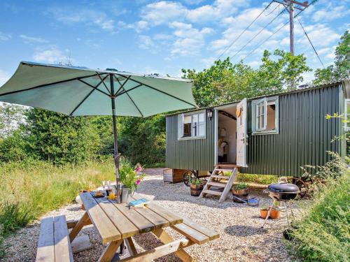 Bridport House | 1 Bed in Charmouth 92475