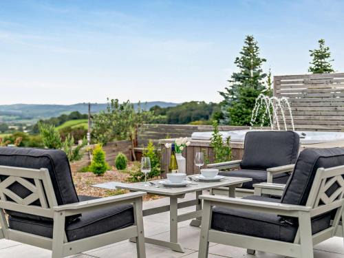 Paignton House | 1 Bed in Totnes 93061