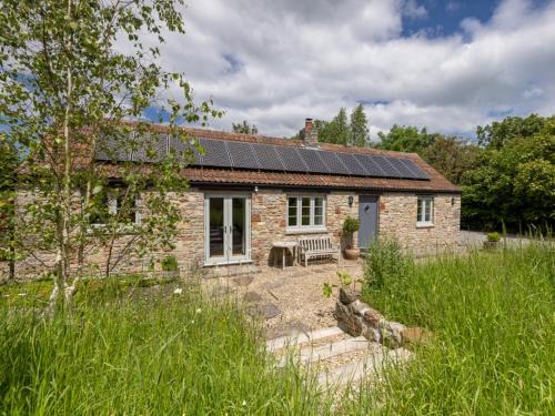 Wedmore House | 1 Bed in Wedmore CRIBB