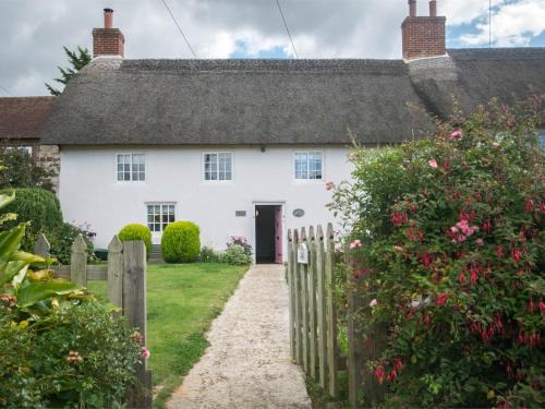 Wool House | 1 Bed in Wool DC153