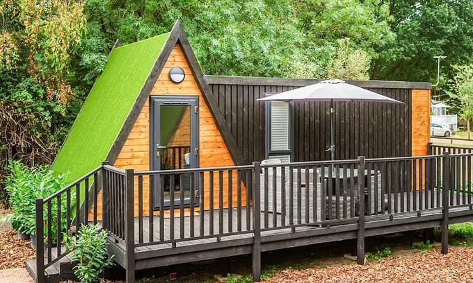 Bumble's Green Cottage | 1 bedroom accommodation in Sewardstone