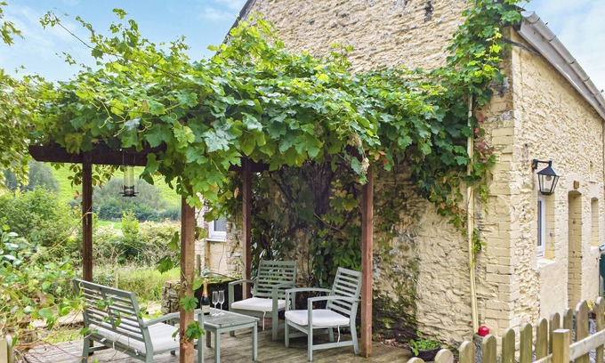 Carmarthen Cottage | 1 bedroom accommodation in Carmarthen