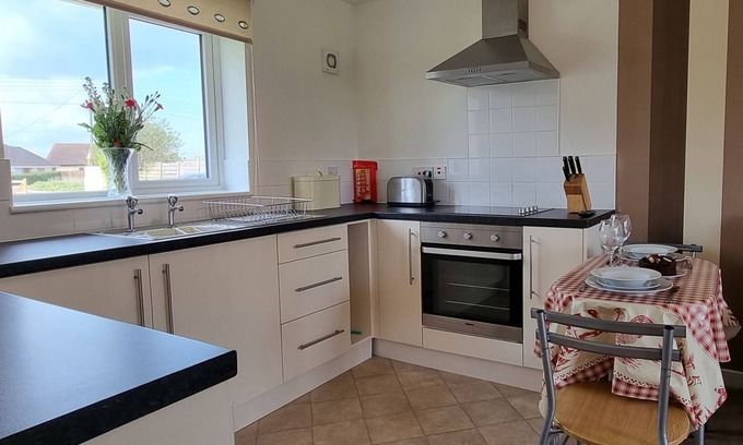Highbridge Cottage | 1 bedroom accommodation in Watchfield, near Highbridge