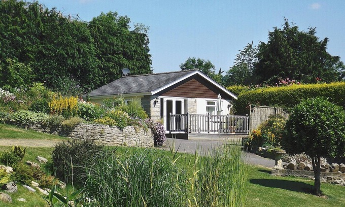 Lyme Regis Cottage | 1 bedroom accommodation in Uplyme, near Lyme Regis