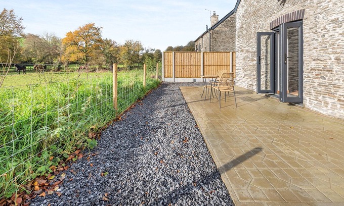Lampeter Cottage | 1 bedroom accommodation in Cribyn, near Lampeter