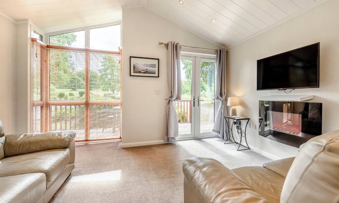 Narberth Ski Chalet | 1 bedroom accommodation in Narberth, Nr Tenby