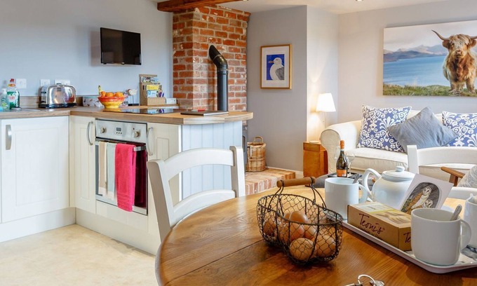 Tiverton Cottage | 1 bedroom accommodation in Bickleigh, near Tiverton