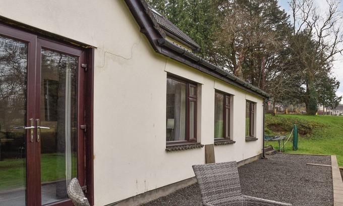 Ewenny Cottage | 1 bedroom accommodation in Ewenny, near Bridgend