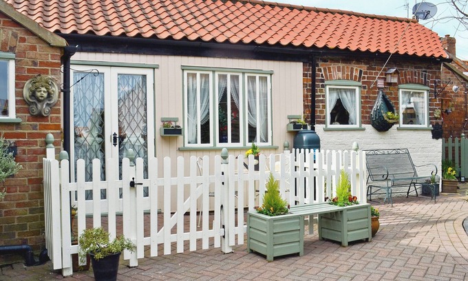 Burgh le Marsh Cottage | 1 bedroom accommodation in Burgh le Marsh, near Skegness
