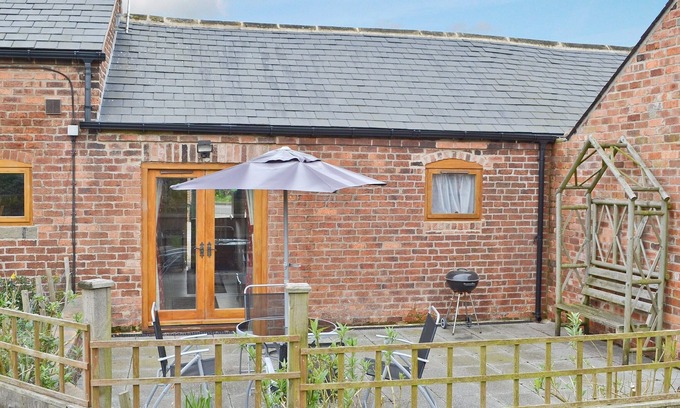 Ashover Cottage | 1 bedroom accommodation in Stretton, near Alfreton