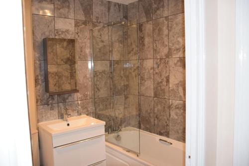 Ponders End Apartment | 1 Bedroom Apartment Ponders End