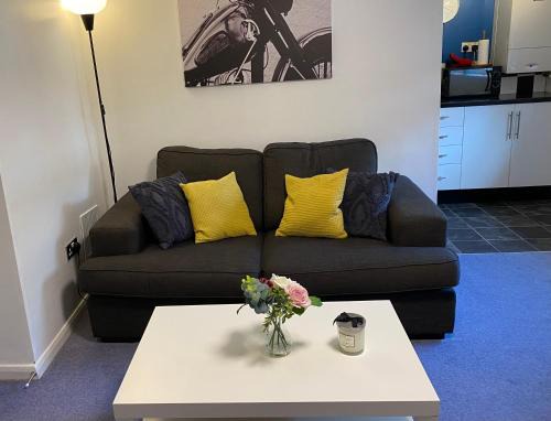 Huntingdon Apartment | 1 bedroom apartment with own entrance and parking space