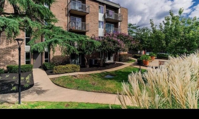 Landmark Apartment | 1 Bedroom Condo Near the heart of Alexandria