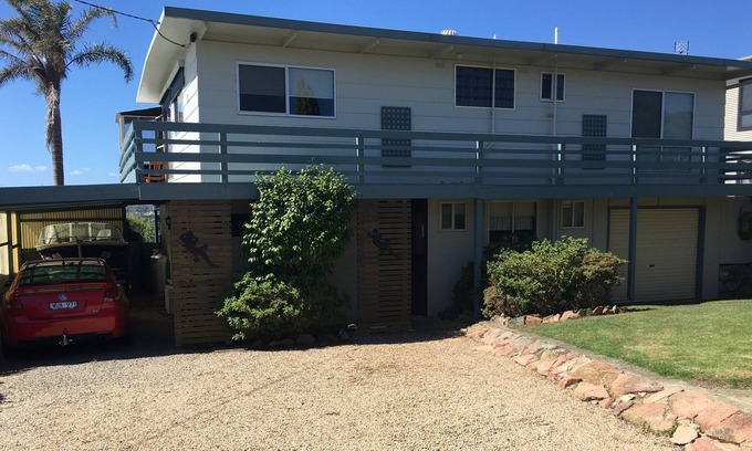 Lake Tyers Beach House | 1 Bedroom Fully Self Contained Downstairs Unit