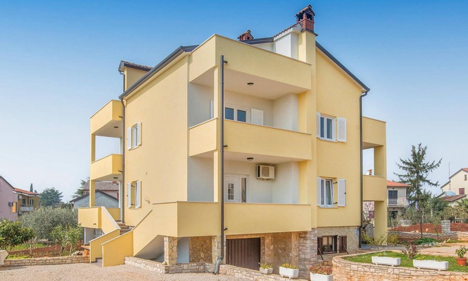 Lovrecica Apartment | 1 bedroom nice apartment in Lovrecica