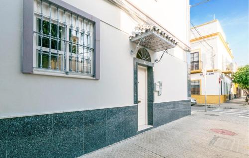 Cerro del Aguila Apartment | 1 Bedroom Stunning Apartment In Sevilla