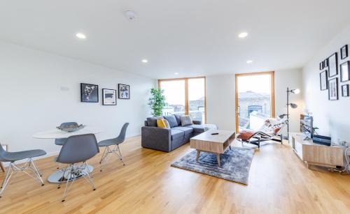 Camden Town with Primrose Hill Apartment | 1 Bedroom Stylish Apartment near Regents Park FREE WIFI & AIRCON by City Stay Aparts London