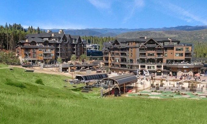 Breckenridge Apartment | 1 Bedroom Suite, Mountain resort amenities with gondola & shuttle access to town