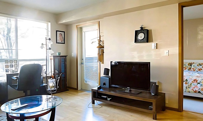 Yesler Terrace Condo | 1 Bedroom Suite near Downtown Seattle & Swedish