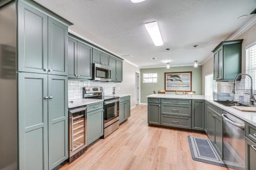 Mid Island House | 1 Block to Shore Fort Myers Beach Retreat