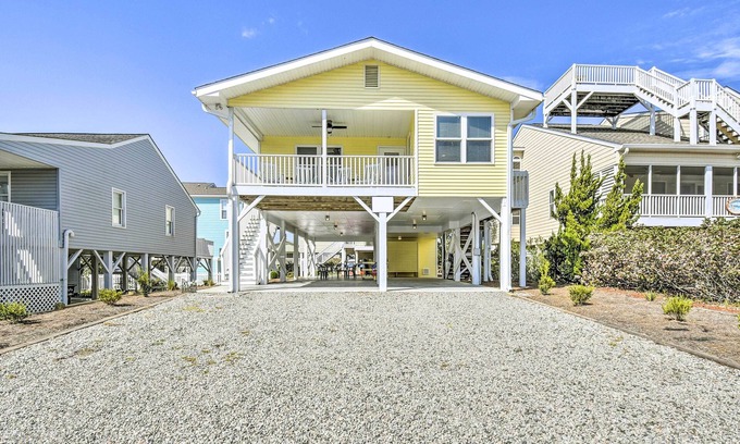 Sunset Beach Cottage | 1 Bock to Beach: Sunset Beach Home w/Private Deck