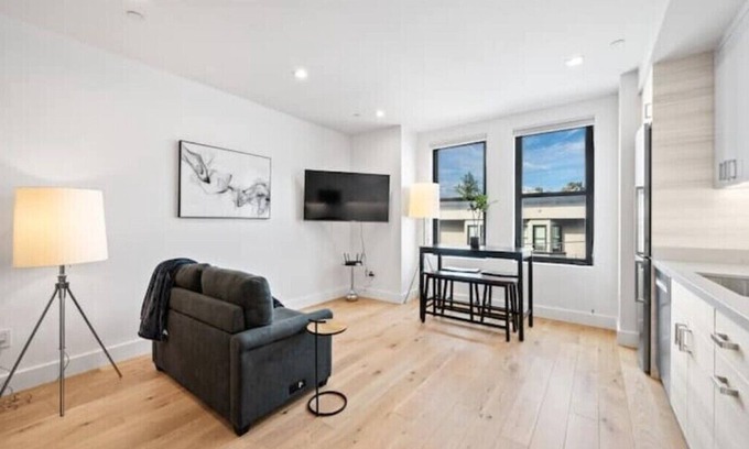 Mission District Apartment | 1-Br w A/C, rooftop deck, parking avail - San Francisco Life Real Estate n