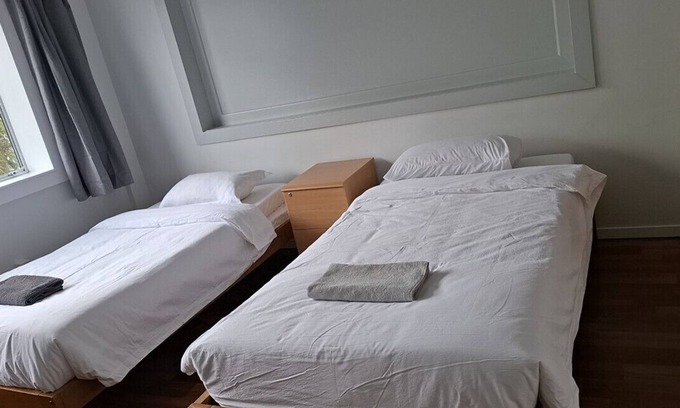 Auckland Apartment | 1 Double 2 single 2 Sofa Beds Suite 4
