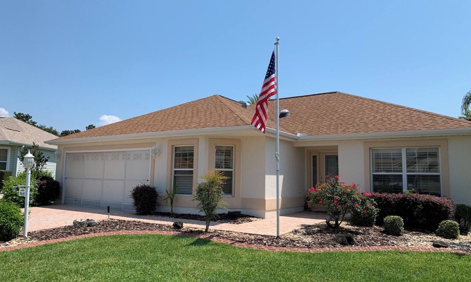 Briar Meadow Bed & Breakfast | 1 Guest Bedroom in 3 Bedroom Primary Residence in The Villages, FL