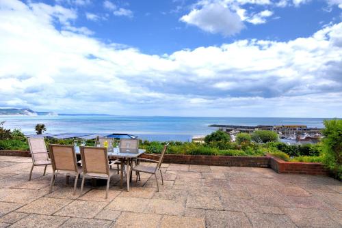 Lyme Regis Apartment | 1 Harbour Heights