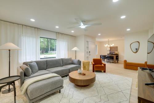 Gainesville House | 1 Mi to Ben Hill Griffin Stadium Home with Patio!